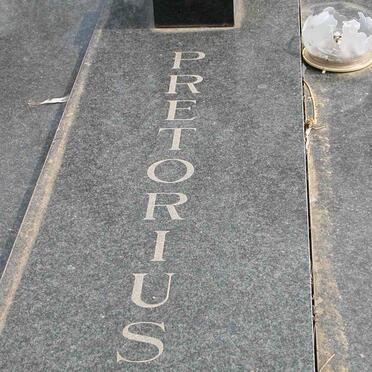 PRETORIUS Marthinus W. 1890-1968 &amp; Elizabeth F. AUCAMP 1896-1988