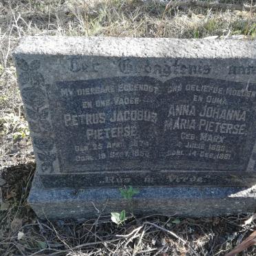Eastern Cape, MPOFU district, Pepper Grove 873, Rusfontein, farm cemetery