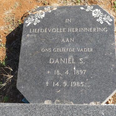 FOURIE Daniel S. 1897-1985 &amp; Helena C.P. STRYDOM 1903-1978