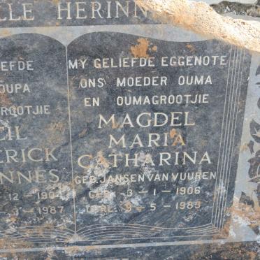 HOLLIDAY Cecil Frederick Johannes 1904-1987 &amp; Magdel Maria Catharina JANSEN VAN VUUREN 1906-1989