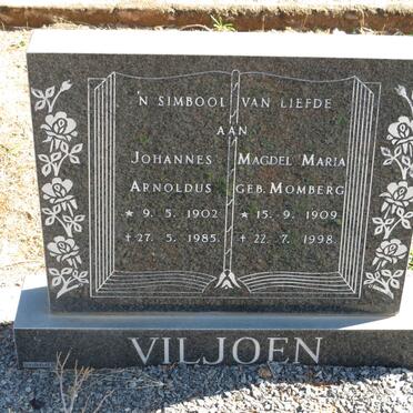 VILJOEN Johannes Arnoldus 1902-1985 &amp; Magdel Maria MOMBERG 1909-1998
