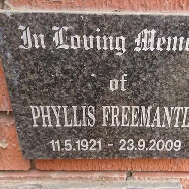 FREEMANTLE Phyllis 1921-2009