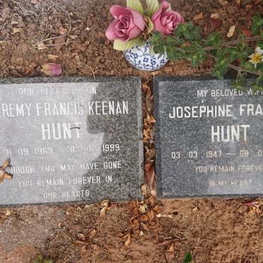 HUNT Josephine Frances 1947-2015 :: HUNT Jeremy Francis Keenan 1969-1999
