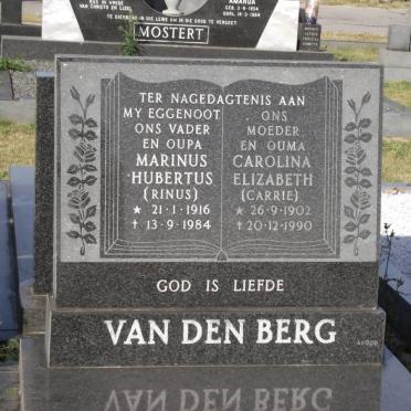 BERG Marinus Hubertus, van den 1916-1984 &amp; Carolina Elizabeth 1902-1990