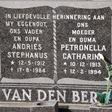BERG Andries Stephanus, van den 1912-1984 &amp; Petronella Catharina 1913-1994