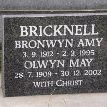 BRICKNELL Olwyn May 1909-2002 &amp; Bronwyn Amy 1912-1995