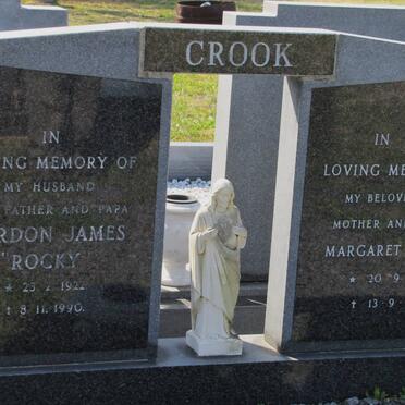 CROOK Gordon James 1922-1990 &amp; Margaret Susan 1926-1981