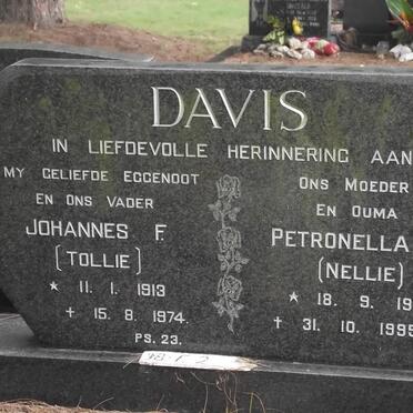 DAVIS Johannes F. 1913-1974 &amp; Petronella M. 1919-1995