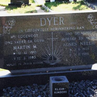 DYER Martin M. 1913-1985 &amp; Agnes Nellie 1923-1988
