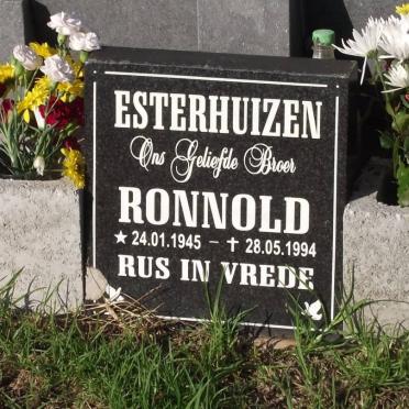 ESTERHUIZEN Ronnold 1945-1994