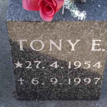 GORDON Tony E. 1954-1997