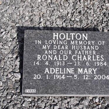 HOLTON Ronald Charles 1913-1984 &amp; Adeline Mary 1914-2004