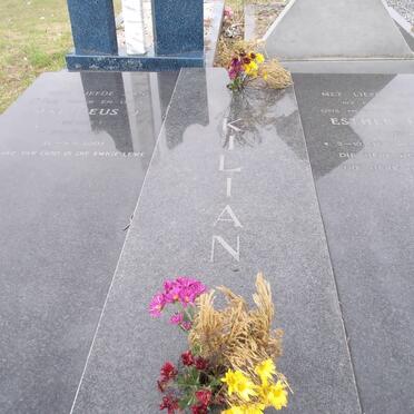 KILIAN Mattheus J. 1933-2008 &amp; Esther M.J. 1930-1996