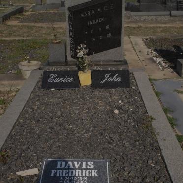KLAASEN Maria M.C.E. nee WILKEN 1916-1968 :: DAVIS Frederick 1944-2005