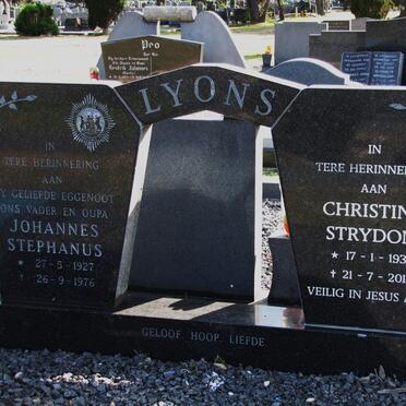 LYONS Johannes Stephanus 1927-1976 &amp; STRYDOM formerly LYONS Christina 1934-2010.JPG