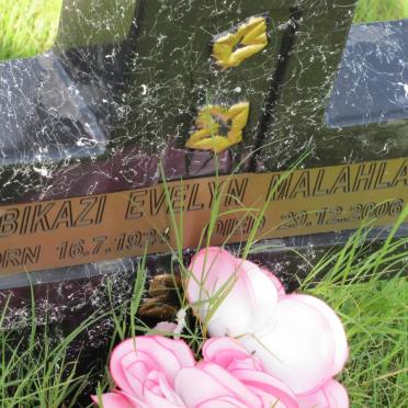 MALAHLA Mbikazi Evelyn 1924-2006