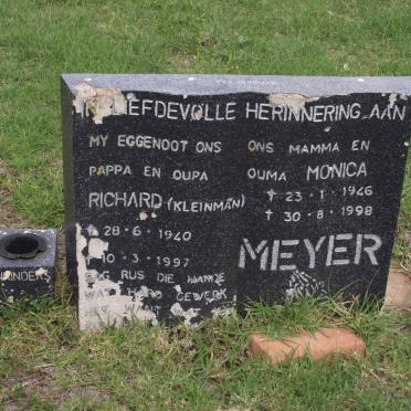 MEYER Richard 1940-1997 &amp; Monica 1946-1998