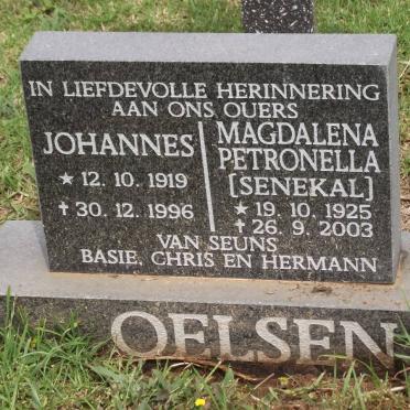 OELSEN Johannes 1919-1996 &amp; Magdalena Petronella SENEKAL 1925-2003