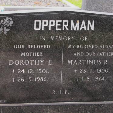 OPPERMAN Marthinus R.J. 1900-1974 &amp; Dorothy E. 1901-1986