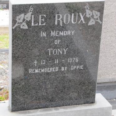 ROUX Tony, le -1976