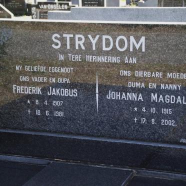 STRYDOM Frederik Jakobus 1907-1981 &amp; Johanna Magdalena 1915-2002