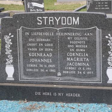 STRYDOM Koenraad Johannes 1905-1982 &amp; Cornelia Magrieta Jacomina 1911-1977
