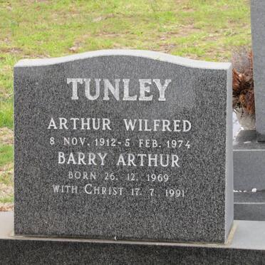 TUNLEY Arthur Wilfred 1912-1974 :: TUNLEY Barry Arthur 1969-1991