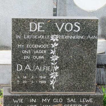 VOS D.A., de 1914-1989