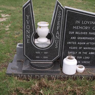 WESTHUIZEN Stefanus Gideon, van der 1921-1998 &amp; Yvonne 1926-1997