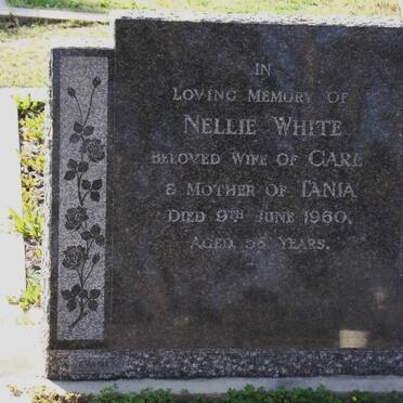 WHITE Nellie -1960