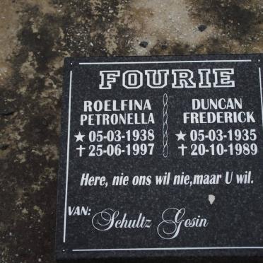 FOURIE Duncan Frederick 1935-1989 &amp; Roelofina Petronella 1938-1997