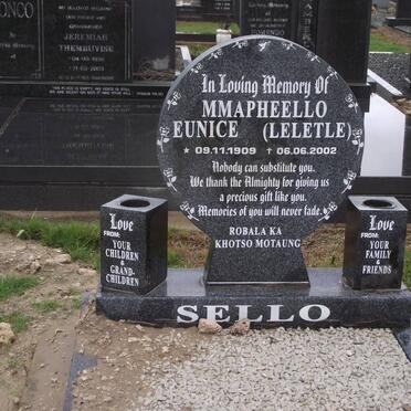 SELLO Mmapheello Eunice 1909-2002