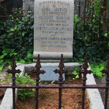 MOODIE Andrew -1921 &amp; Julie -1918 :: MOODIE Robert Laurie -1940 :: MOODIE Andrew Graham -1952