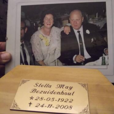 BEZUIDENHOUT Stella May 1922-2008