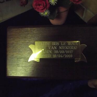 ROUX Maude Iris, le nee VAN NIEKERK 1927-2003