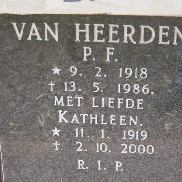 HEERDEN P.F., van 1918-1986 &amp; Kathleen 1919-2000