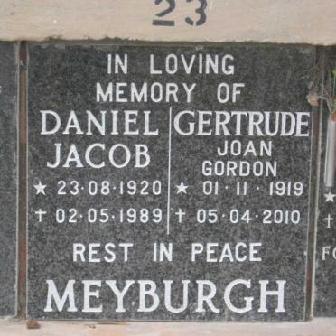 MEYBURGH Daniel Jacob 1920-1989 &amp; Gertrude Joan GORDON 1919-2010