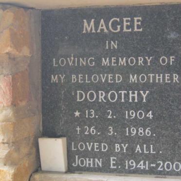 MAGEE John E. 1941-2001 :: MAGEE Dorothy 1904-1986