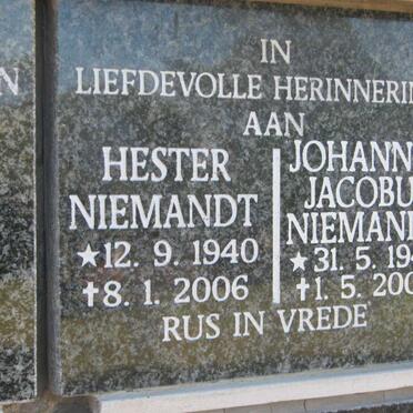 NIEMANDT Johannes Jacobus 1940-2008 &amp; Hester 1940-2006