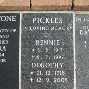 PICKLES Rennie 1917-1997 &amp; Dorothy 1918-2005