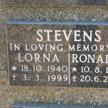 STEVENS Ronald 1940-2007 &amp; Lorna 1940-1999