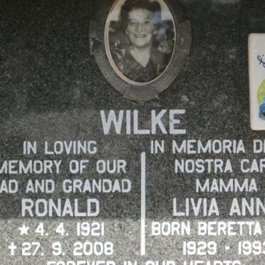 WILKE Ronald 1921-2008 &amp; Livia Anna 1929-1993