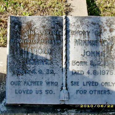 JOHNS Harold -1939 &amp; Minnie Ida 18[9]5-1975