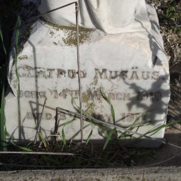 MUSAUS Gertrud 1910-1911