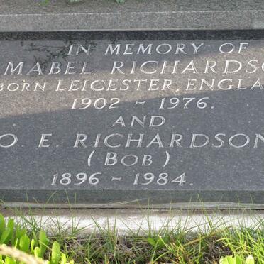 RICHARDSON O.E. 1896-1984 &amp; Mabel 1902-1976 