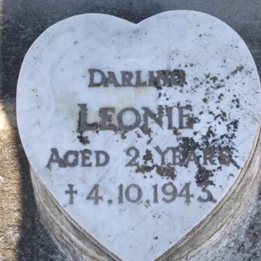 ? Leonie -1943