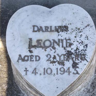 ? Leonie -1943