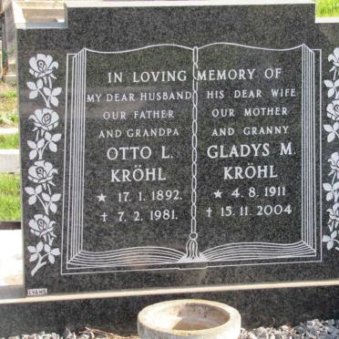 KRÖHL Otto L. 1892-1981 &amp; Gladys M. 1911-2004