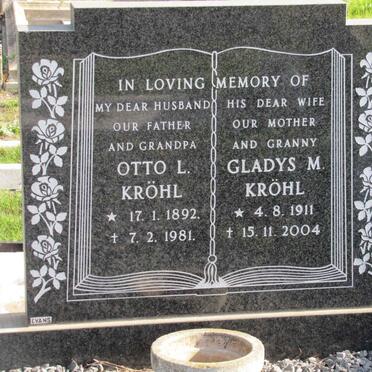 KRÖHL Otto L. 1892-1981 &amp; Gladys M. 1911-2004