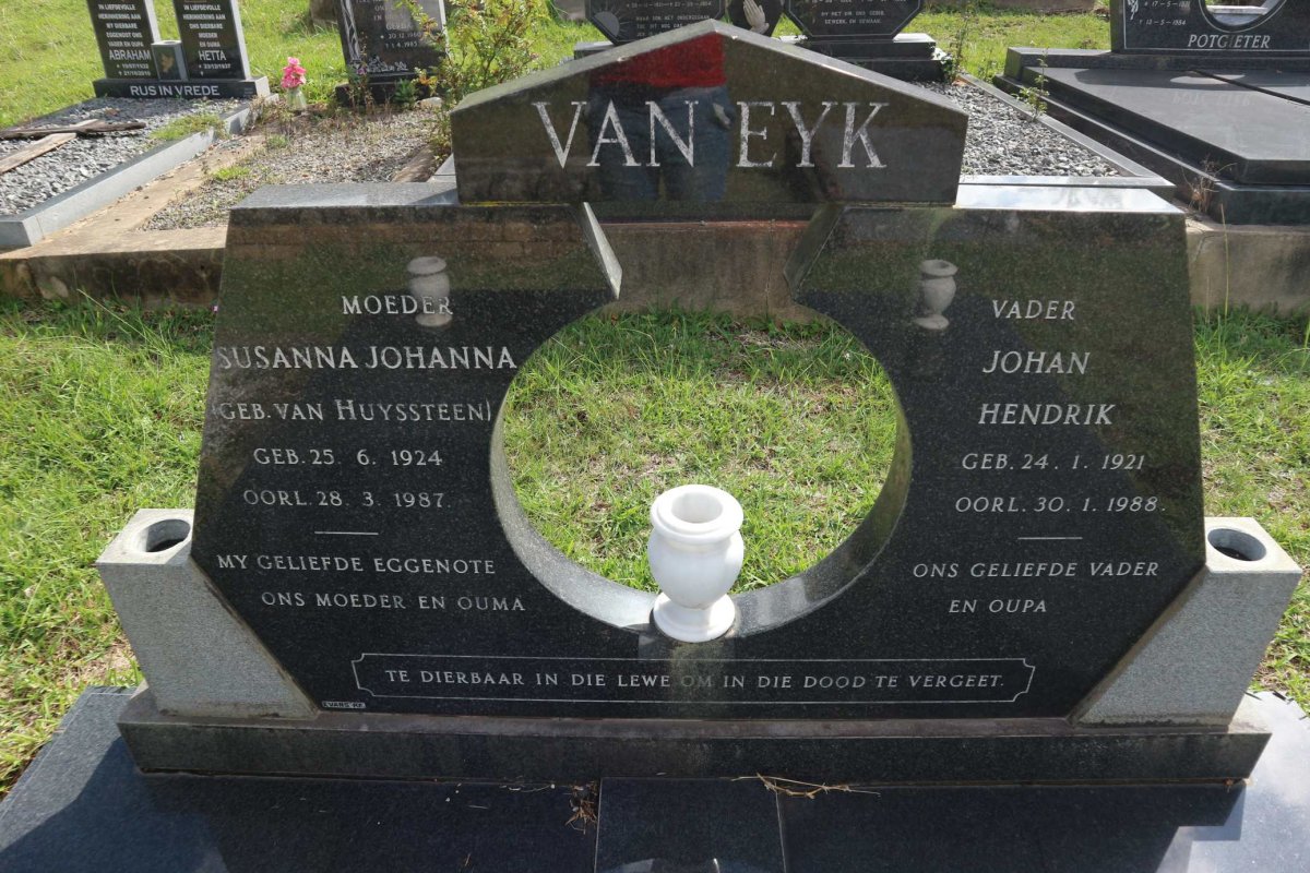 EYK Johan Hendrik, van 1921-1988 &amp; Susanna Johanna VAN HUYSSTEEN 1924-1987